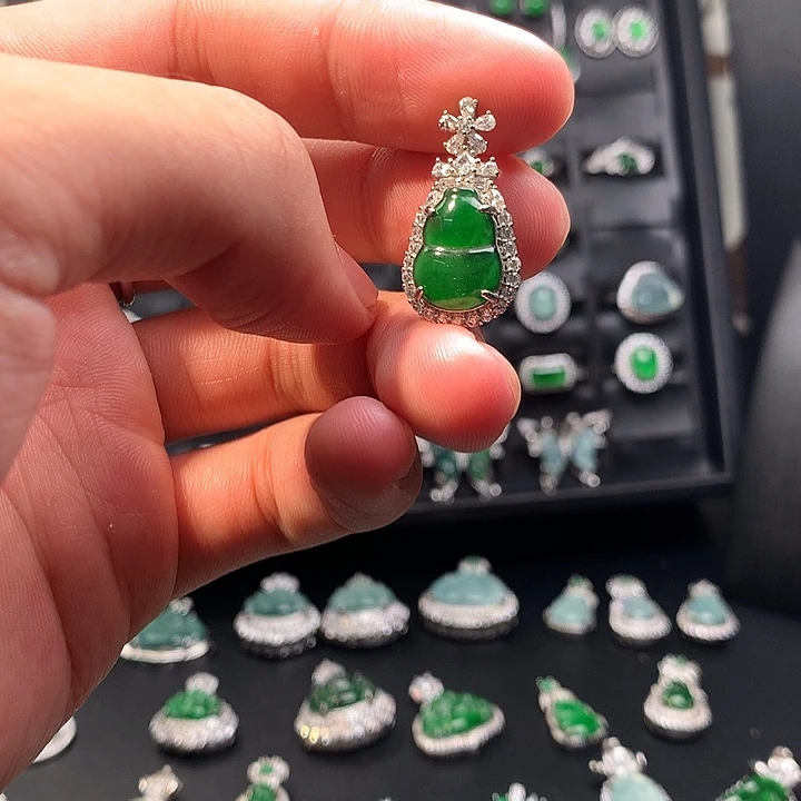 翡翠未镶嵌吊坠(不含链)