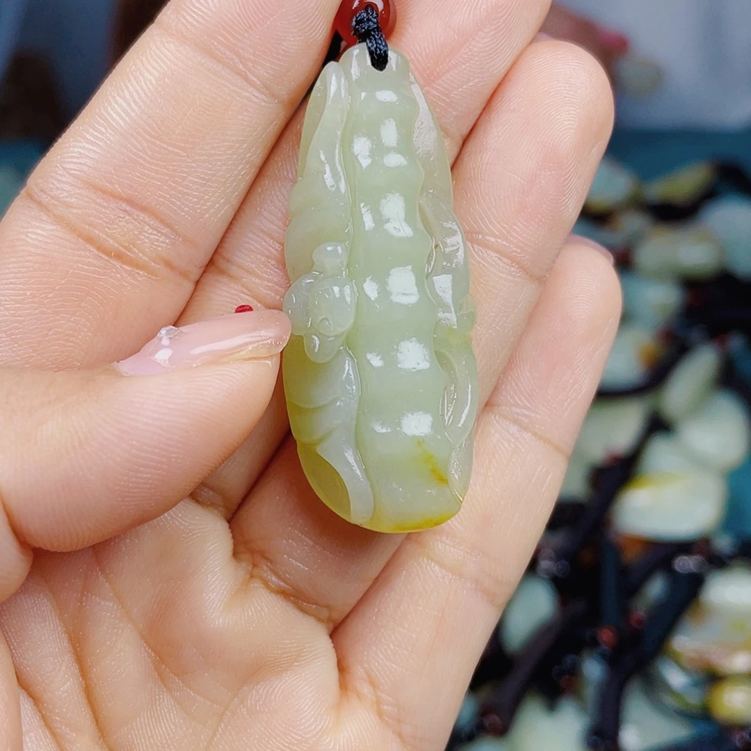 颈饰未镶嵌和田玉