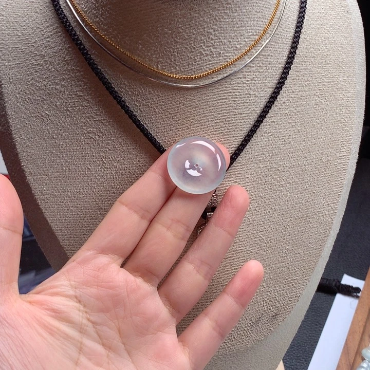 翡翠未镶嵌颈饰冰种平安扣