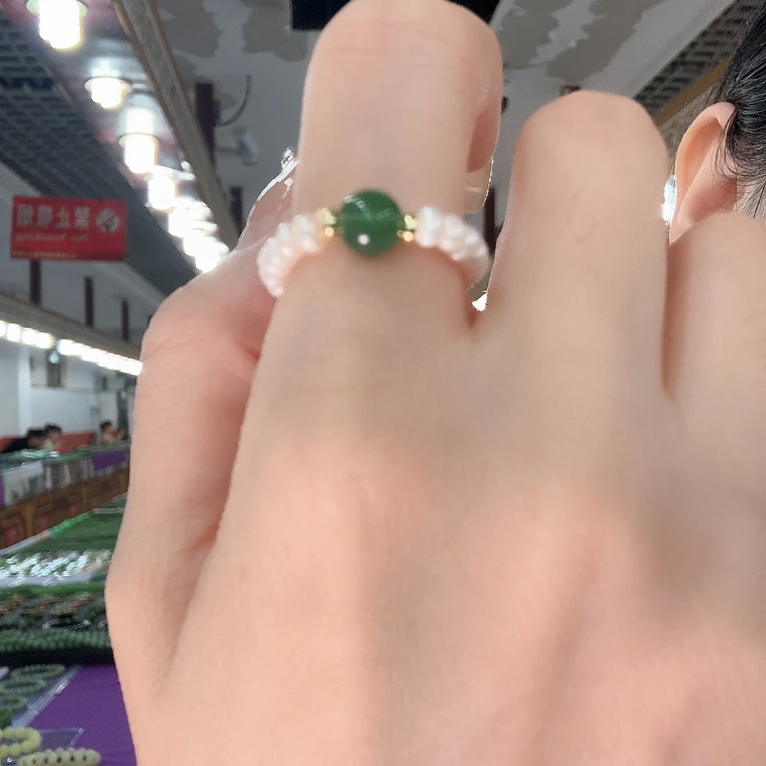 未镶嵌戒指和田玉