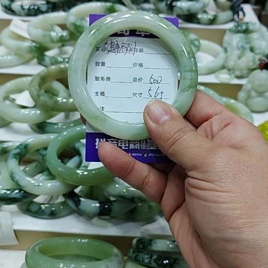 口***问透闪石-蛇纹石玉未镶嵌手镯