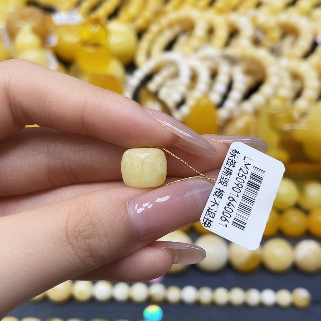 蜜蜡未镶嵌裸石沁色老型11.4✖️9.8mm