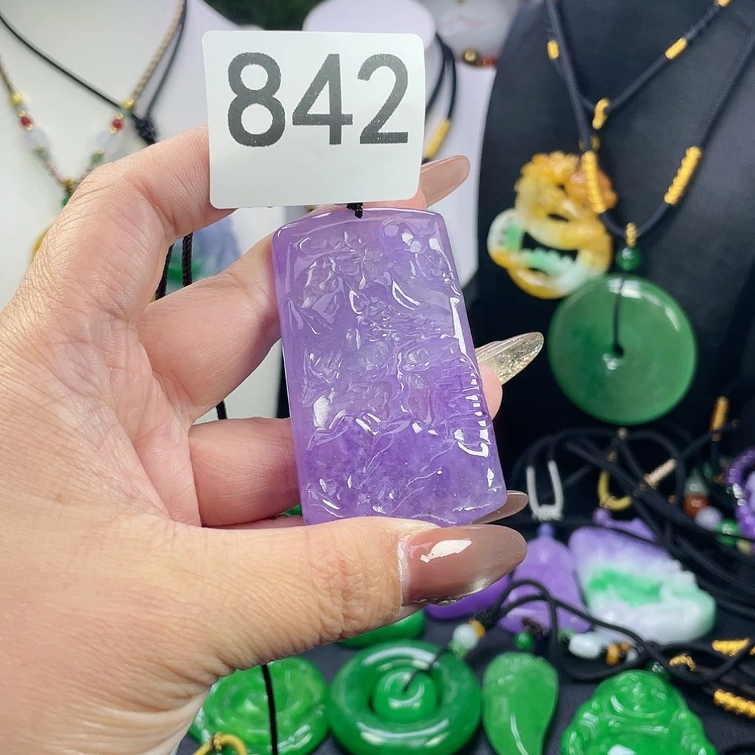 翡翠未镶嵌吊坠(赠链)