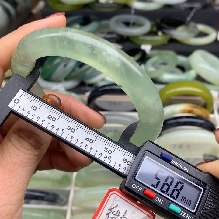 蛇纹石玉未镶嵌手镯739