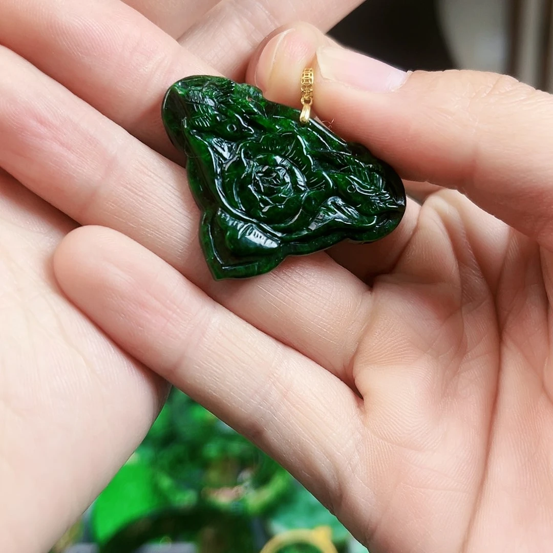 翡翠颈饰18K金镶嵌吊坠