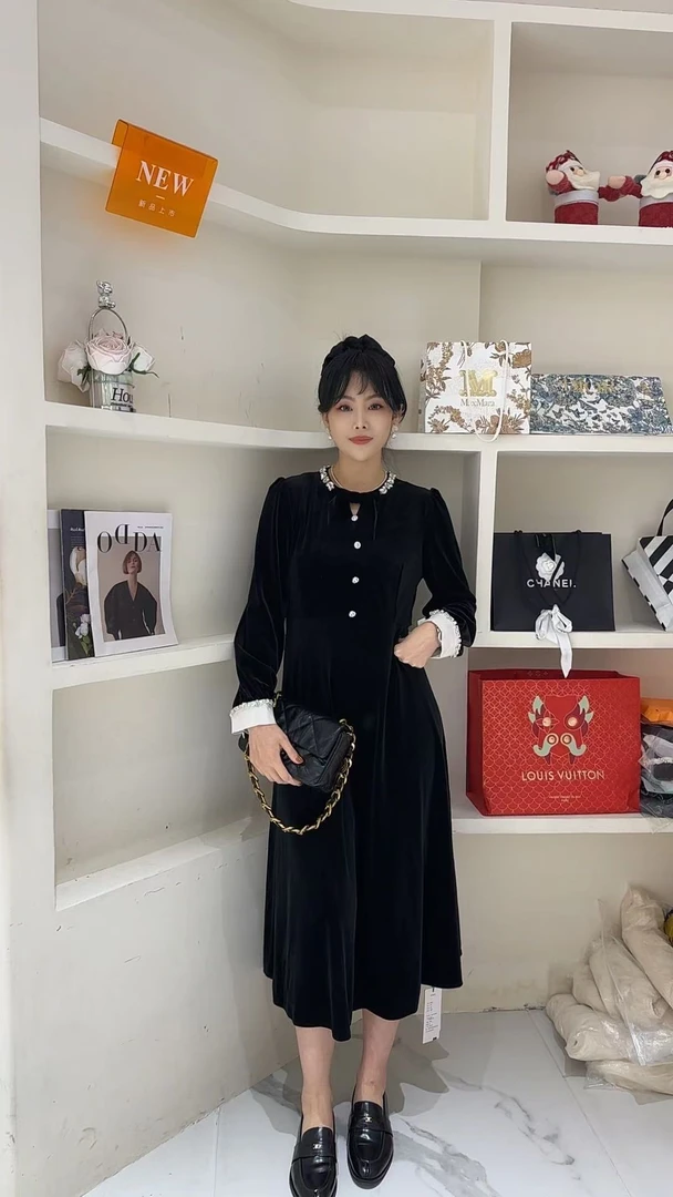 【梦幻花园】气质款~赫本风圆领带钻拼色显瘦精致连衣裙-510