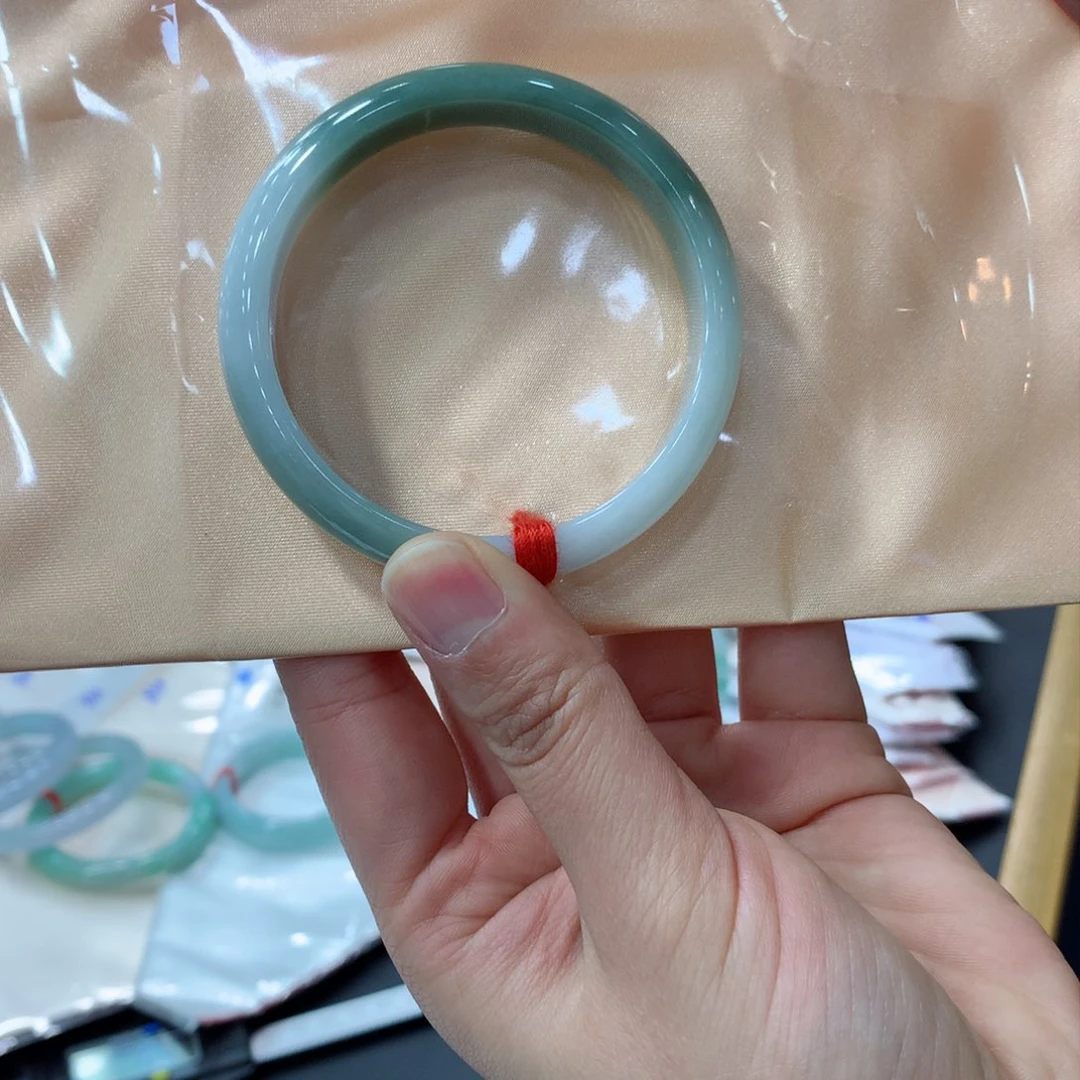 翡翠手镯未镶嵌买断