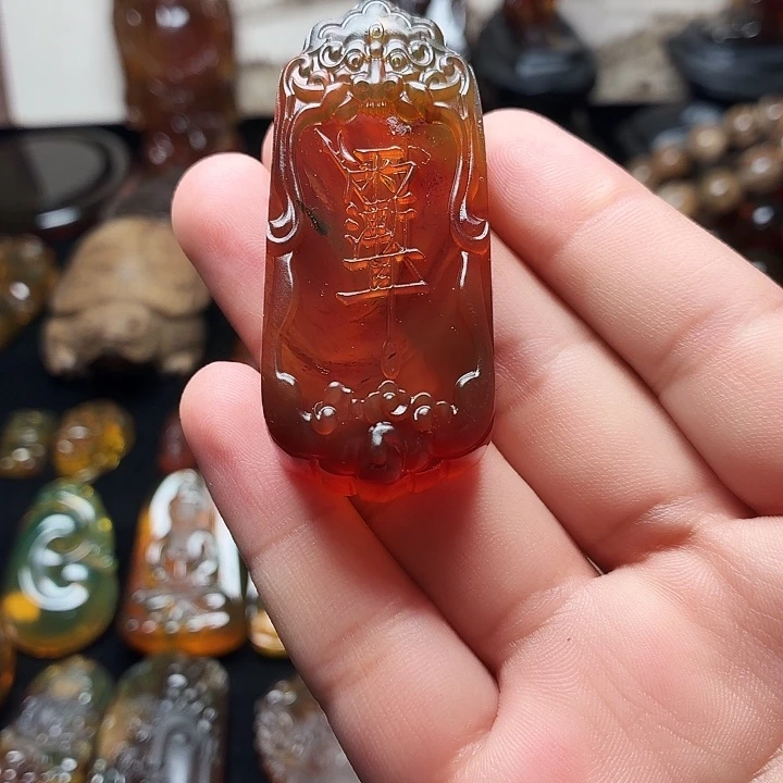 琥珀未镶嵌颈饰,,