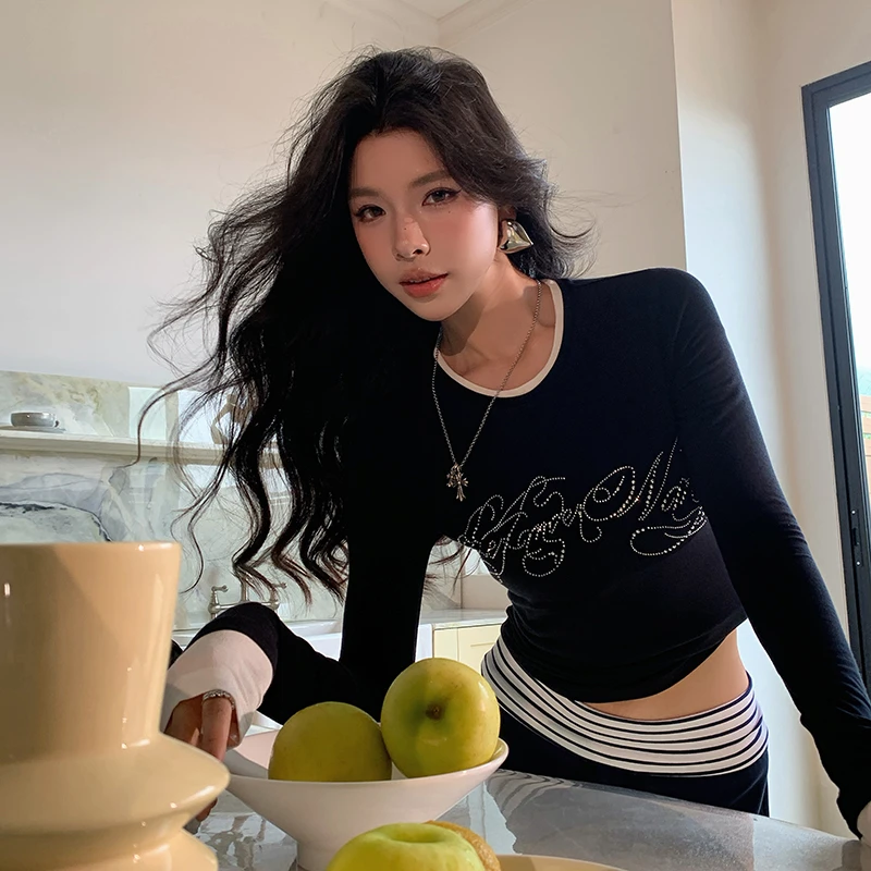 【现货】MIUCO粉雾裸感针织清爽透气撞色白边烫钻高弹针织衫T8388