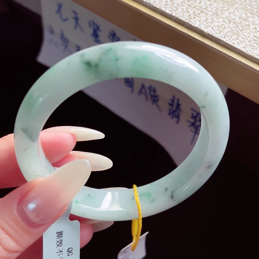 翡翠未镶嵌手镯手镯