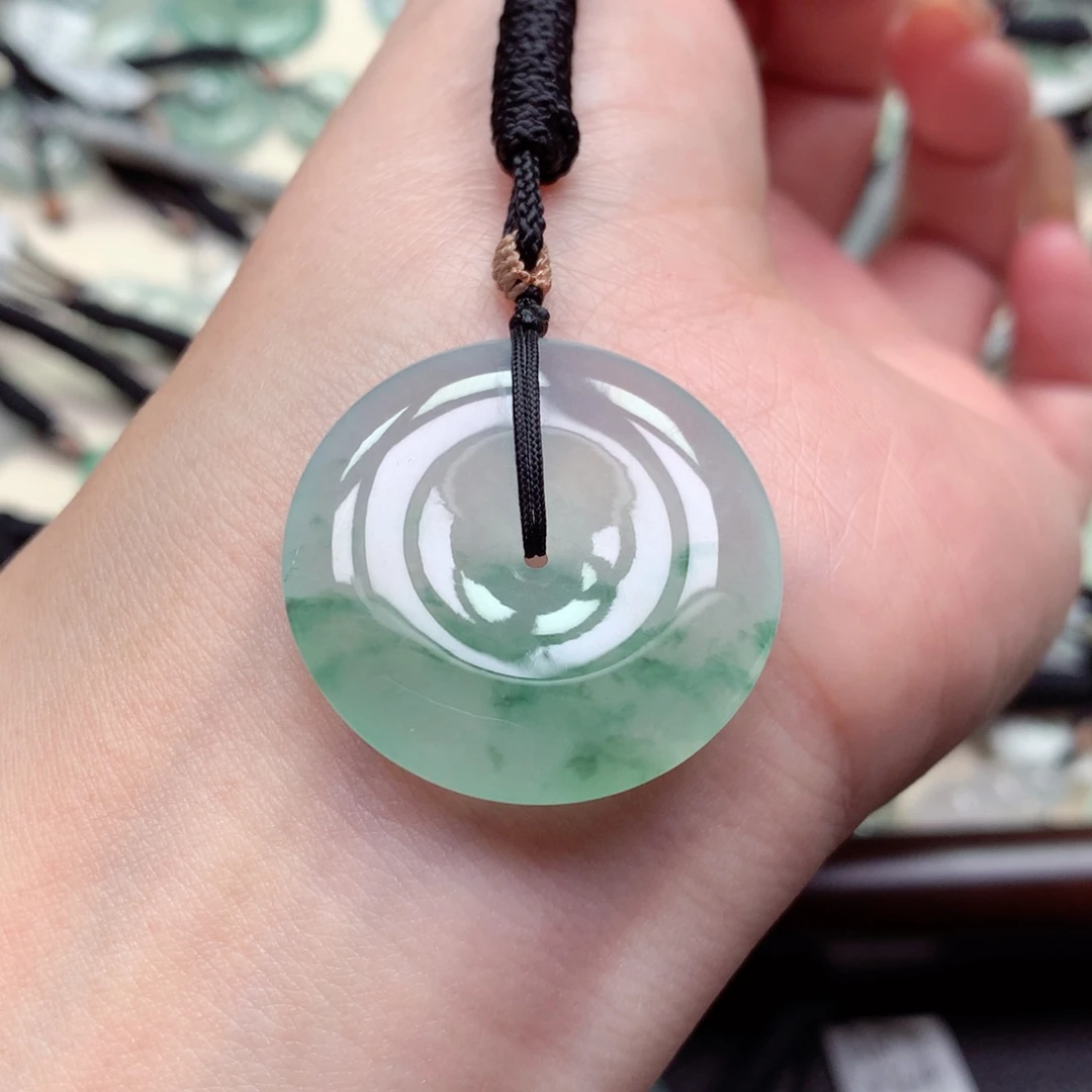 翡翠未镶嵌颈饰扣子