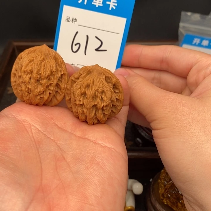 文玩核桃吊坠麦虎35