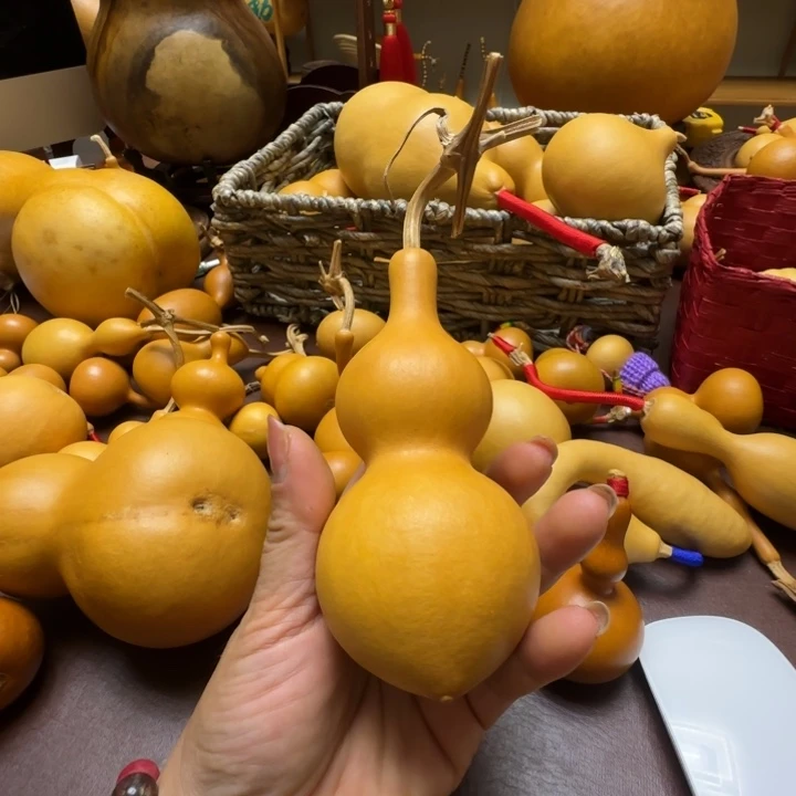 *****精品店老板和他同事说