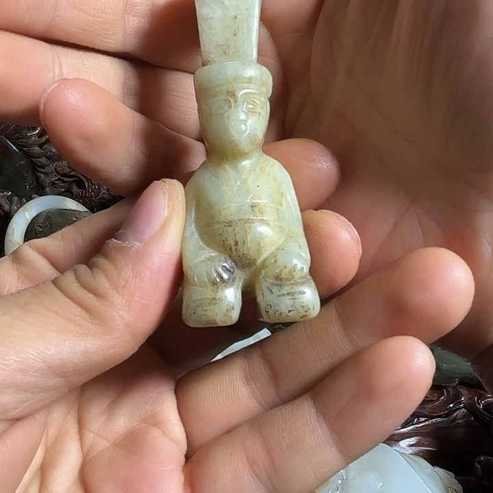 和田玉未镶嵌把件