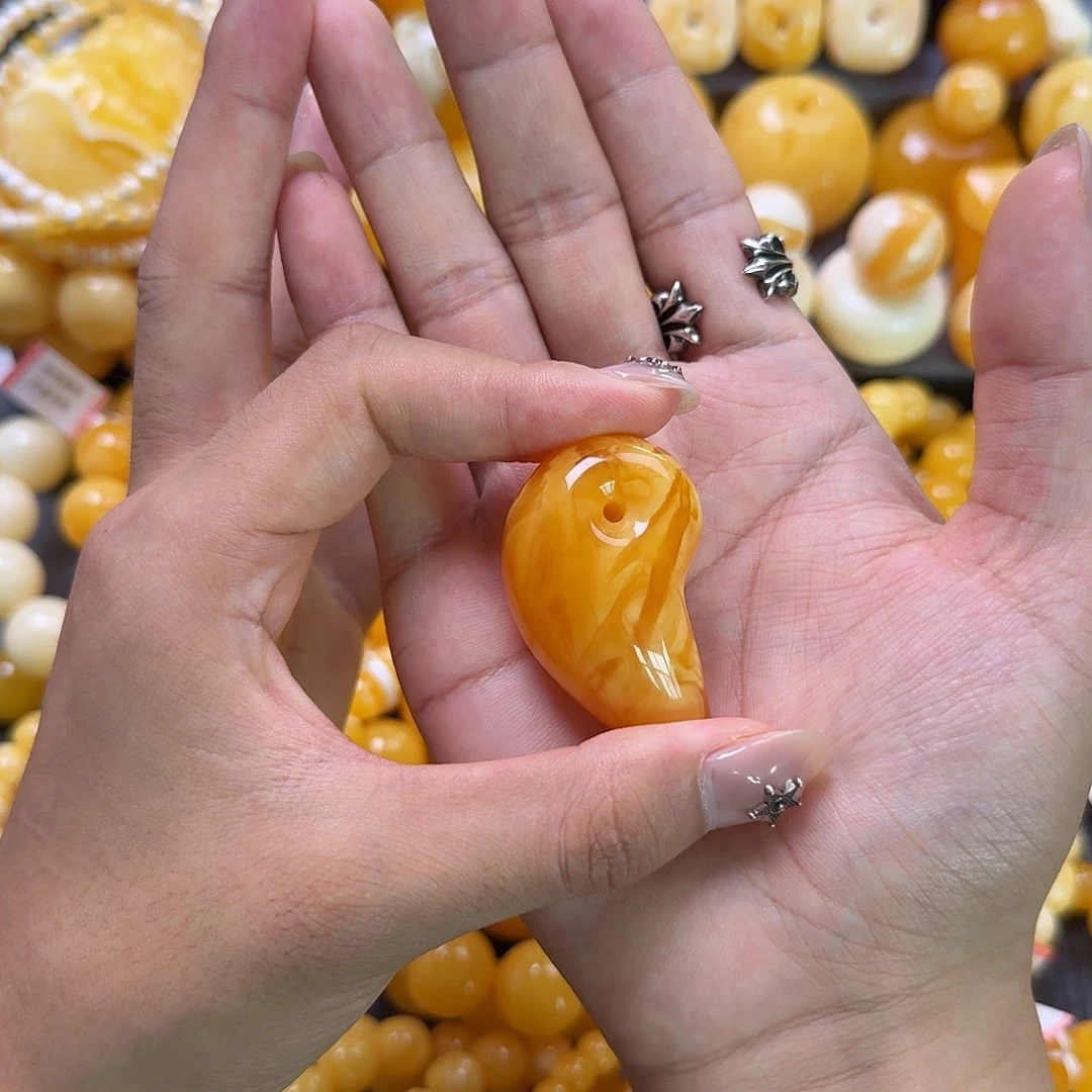 未镶嵌蜜蜡珠宝奇石