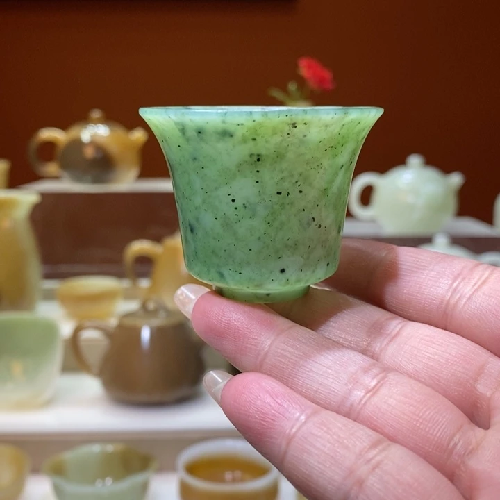 未镶嵌和田玉摆件碧玉仰钟杯福利