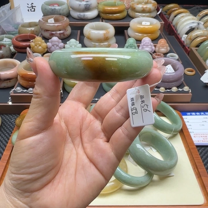 石英岩玉未镶嵌手镯