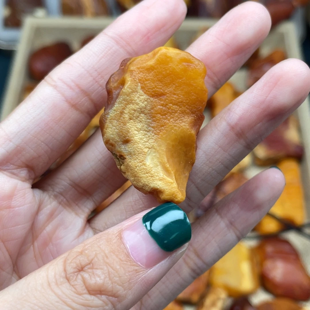 琥珀未镶嵌珠宝奇石