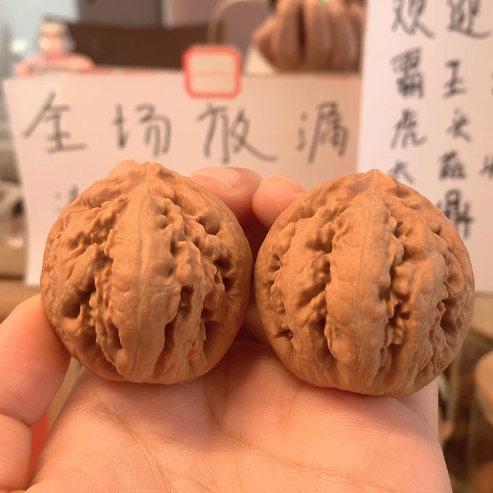 桃核吊坠42尺全品霸王龙