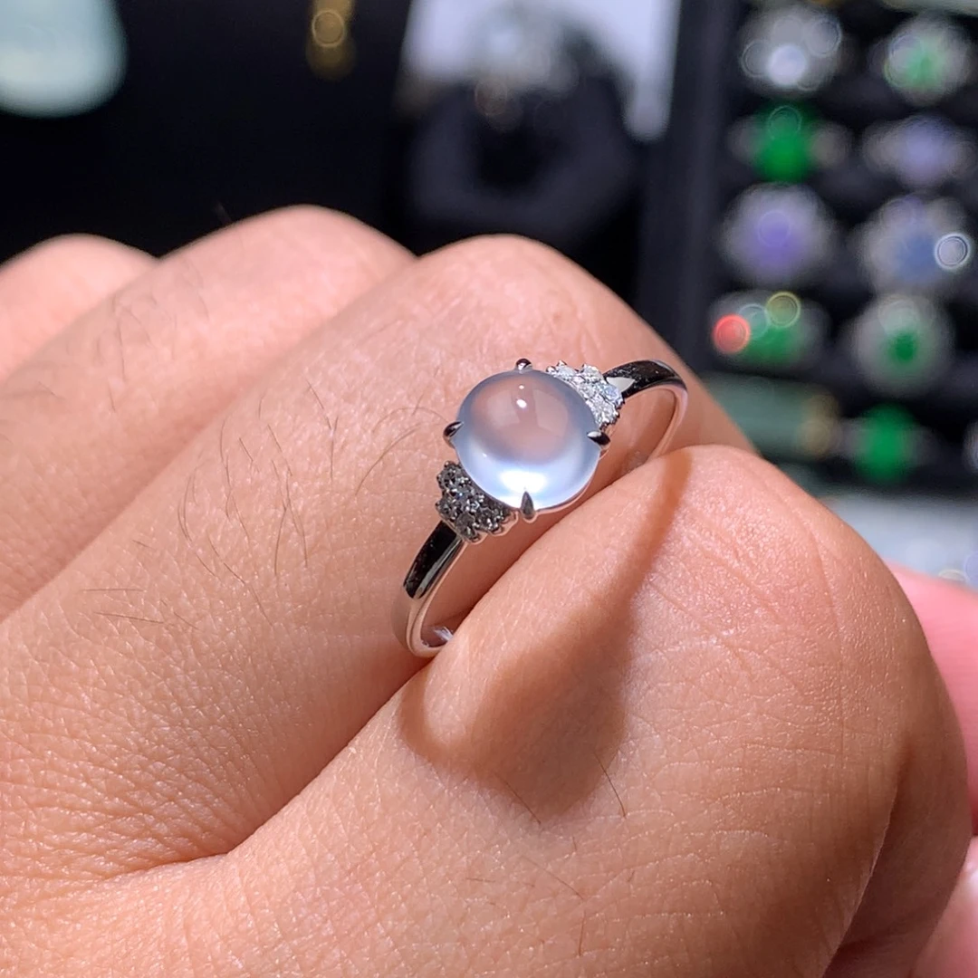 翡翠18K金镶嵌戒指