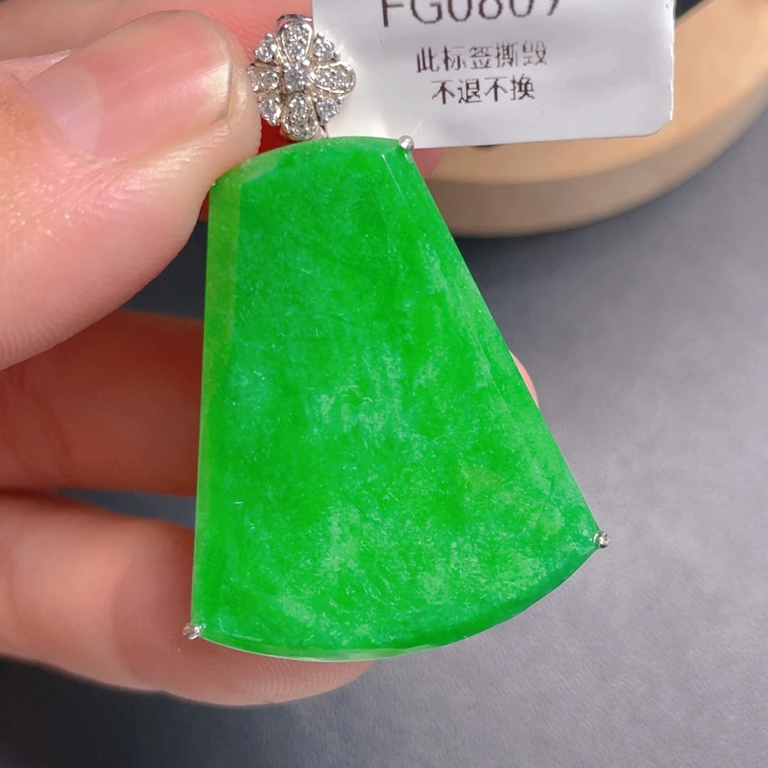 【闪购商品】颈饰银S925镶嵌翡翠