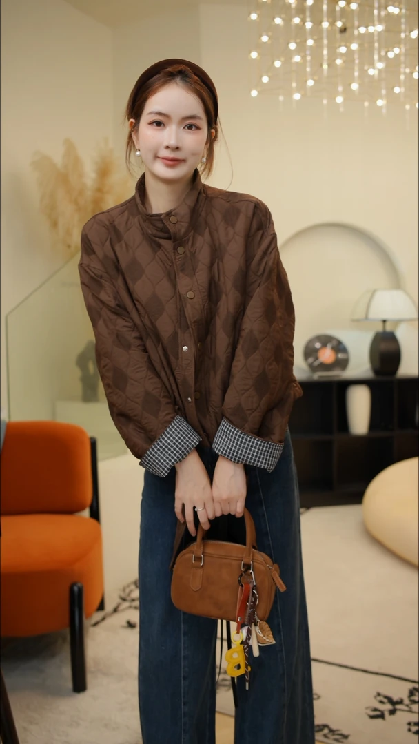 【本心】秋季新款设计感法式百搭显瘦菱格纹外套