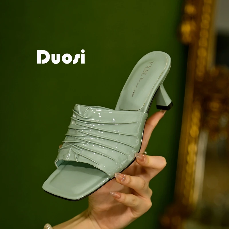 【DUOSI】7cm粉色时尚凉拖鞋女夏季外穿褶皱一字拖鞋细跟高跟鞋7260