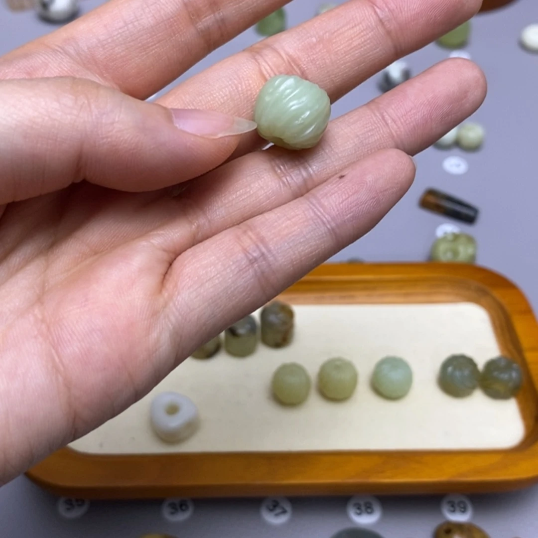 蛇纹石玉配饰合金秋*～