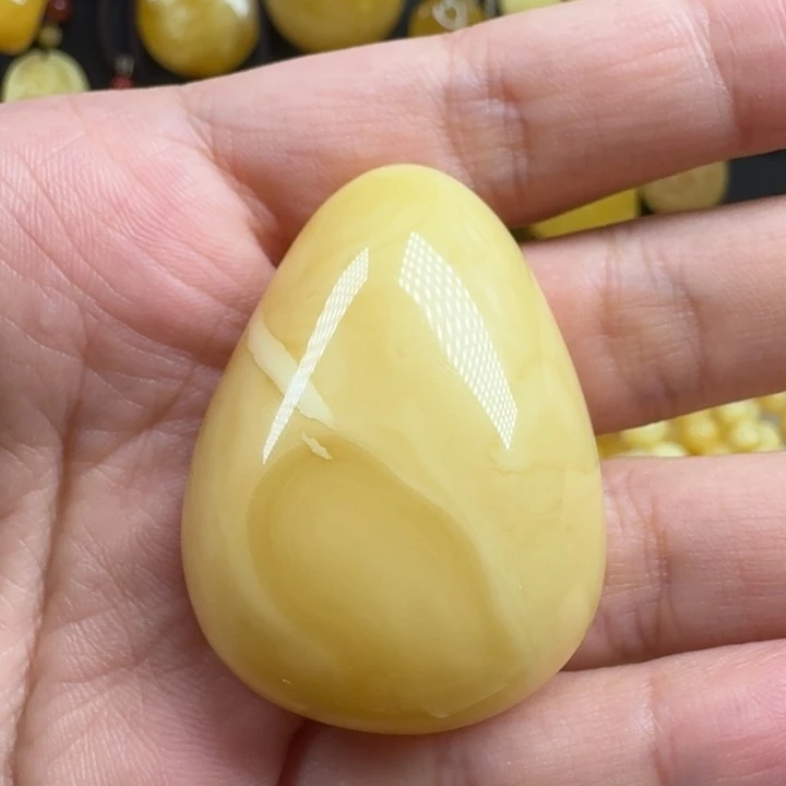 蜜蜡未镶嵌珠宝奇石