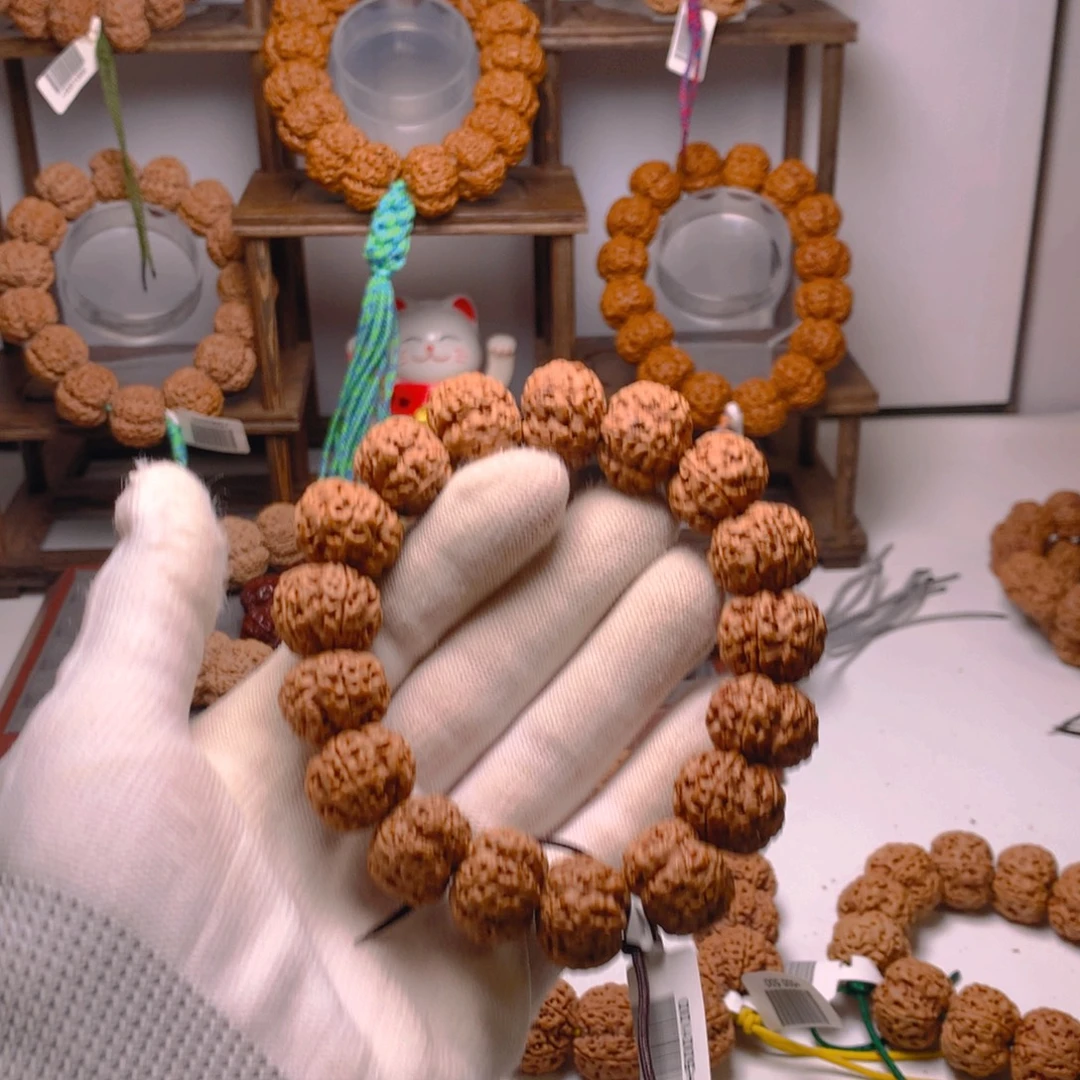 邦****金刚菩提手串金刚菩提梅花金刚开裂断齿正常介意勿拍