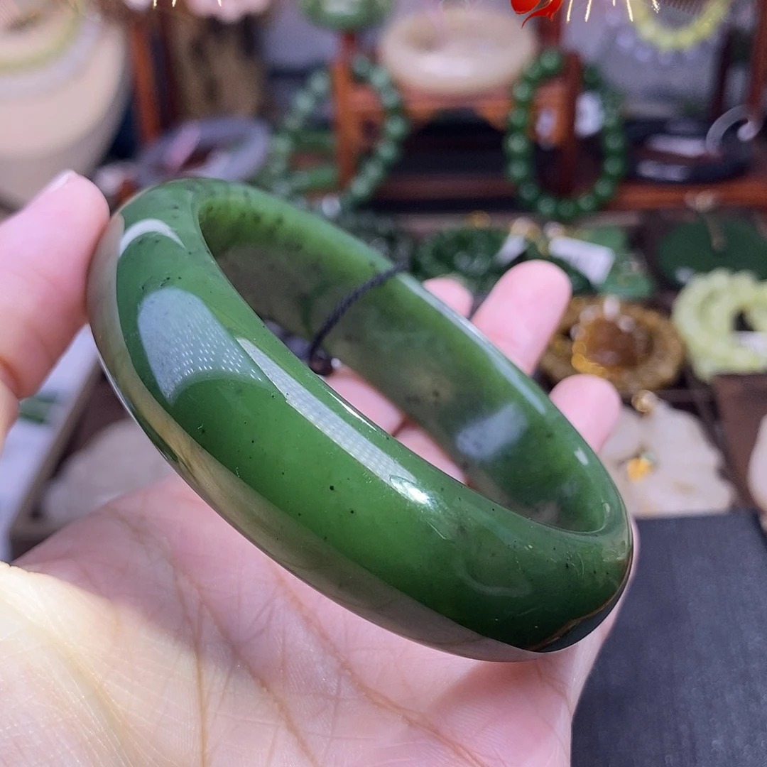 和田玉62 碧玉脂膏级老料手镯清货价轮胎未镶嵌