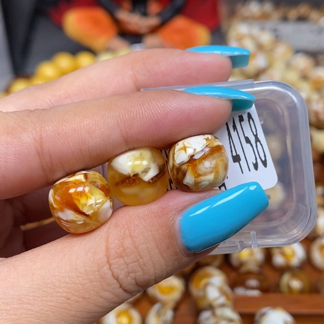 沁色蜜蜡未镶嵌4158