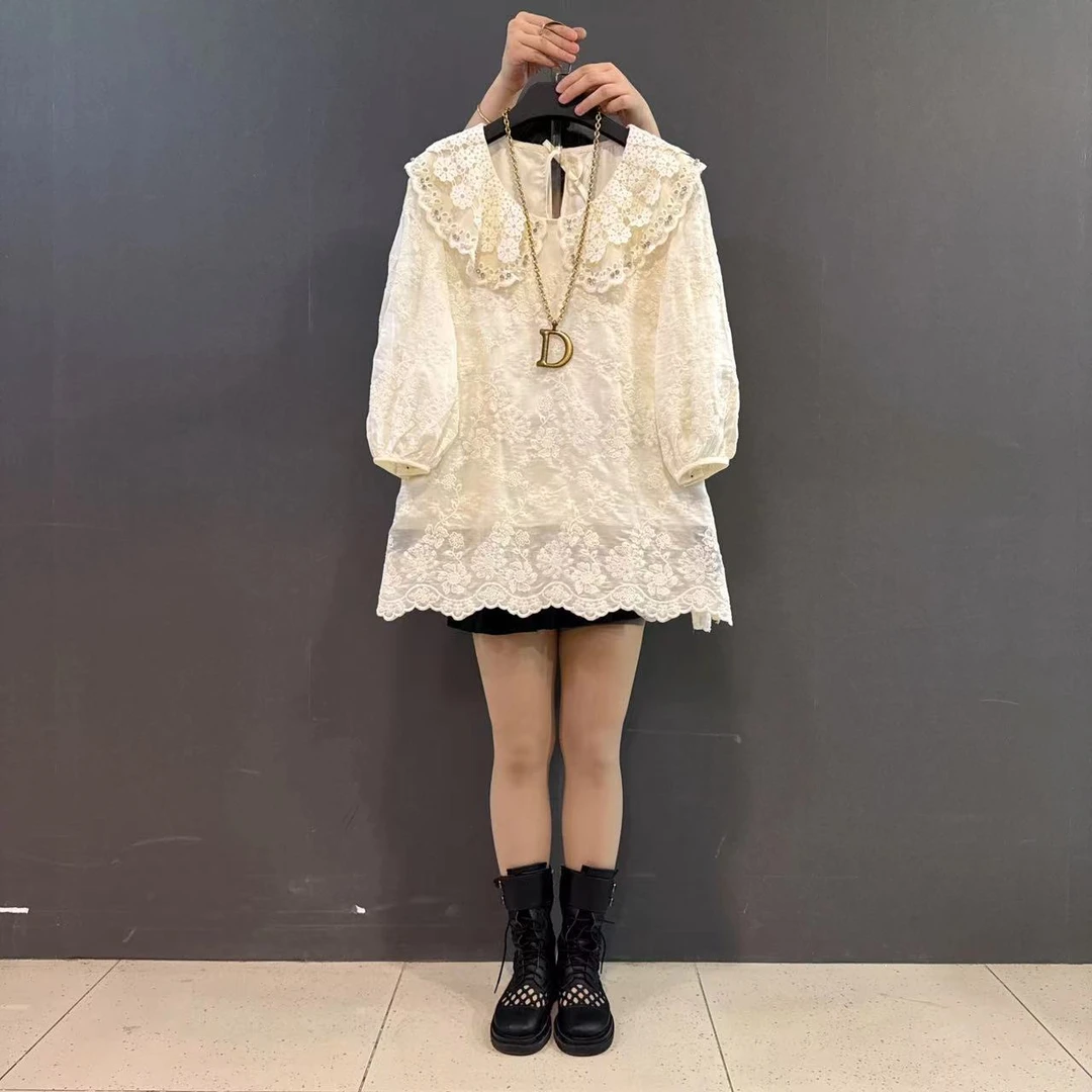 欧货蕾丝拼接娃娃领宽松胖MM遮肉衬衫钉珠重工上衣