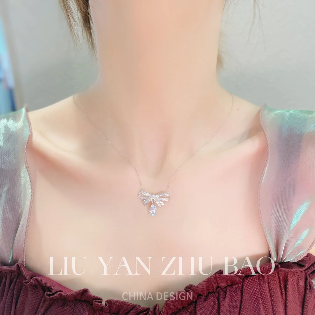 【六言精选】海蓝宝蝴蝶结项链