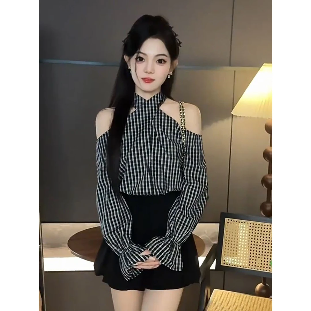 今年流行爆款洋气套装女2025秋季新款设计感露肩上衣半身裙两件套