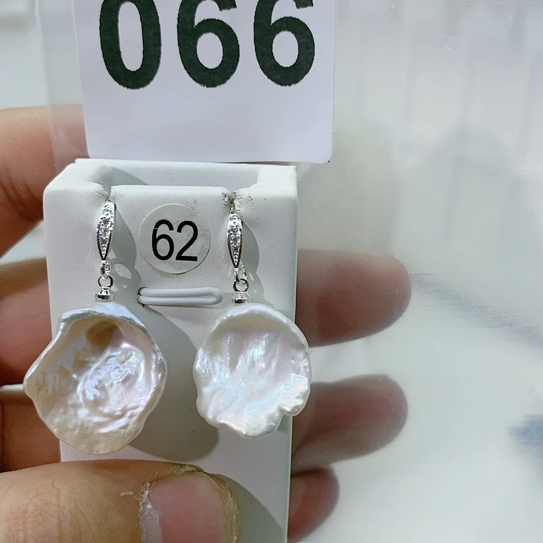 淡水珍珠颈饰合金