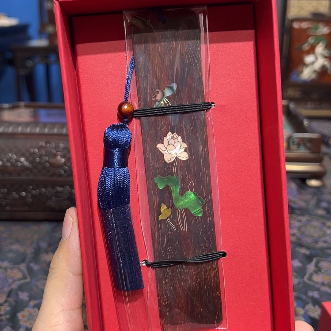 【闪购商品】紫檀木类成套家具书签