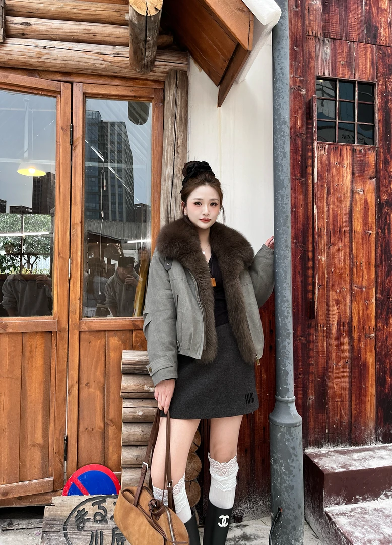 2025冬季新款鹅绒服女时尚韩版狐狸毛毛领休闲狐大毛领秋冬