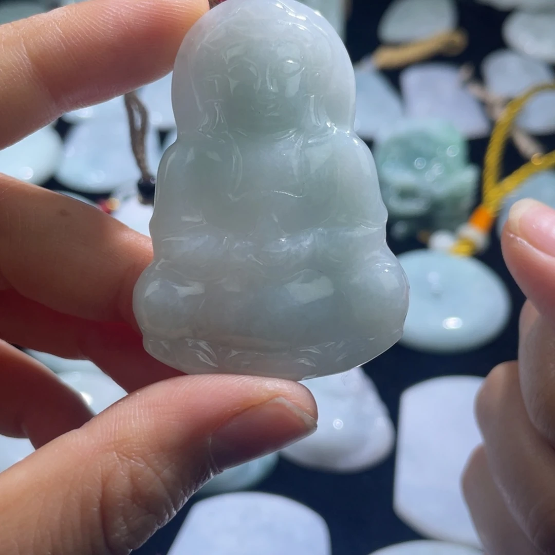 翡翠未镶嵌颈饰观音