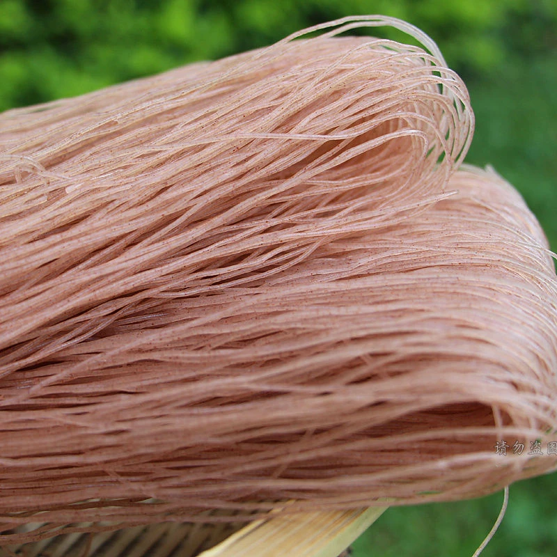 云南红河州元阳县梯田红米线