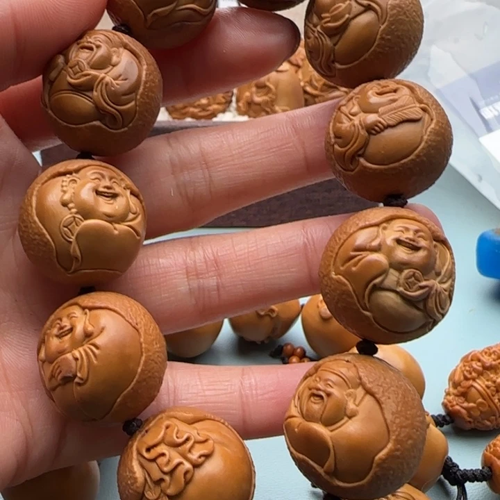 橄榄核手串雕刻工艺
