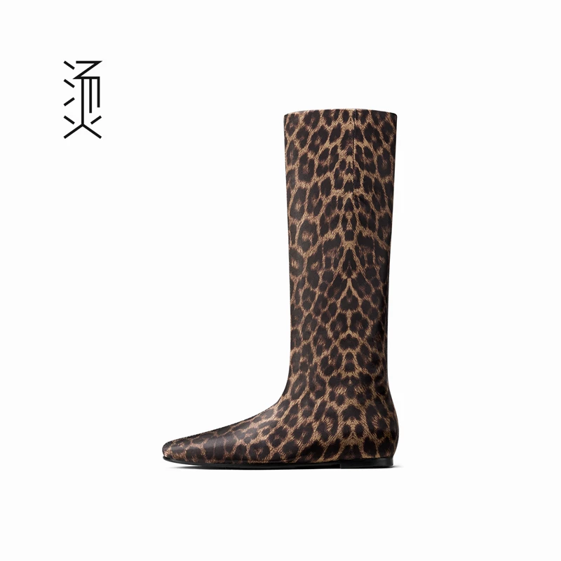 烫[自]豹纹绸缎及膝骑士靴