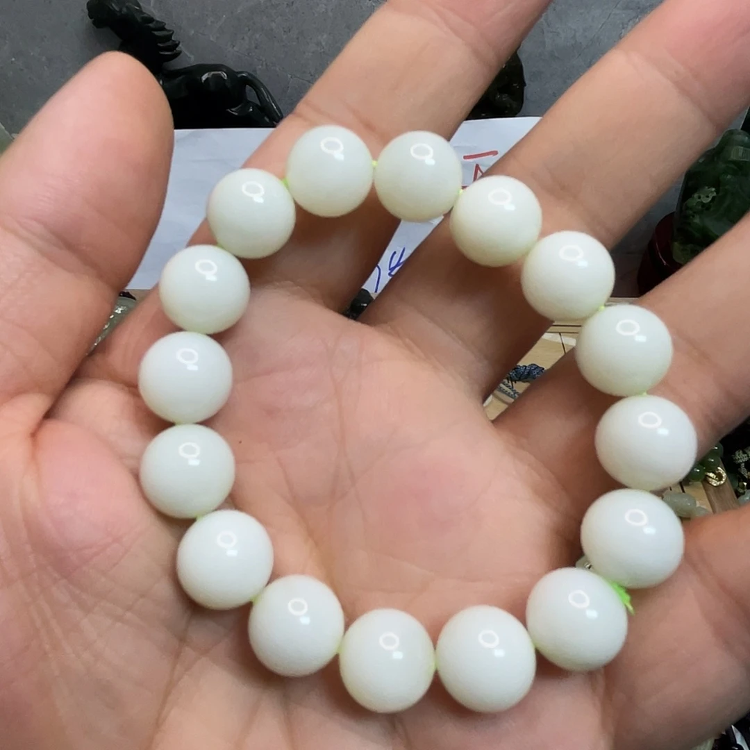 微***芦和田玉（糖玉）未镶嵌颈饰