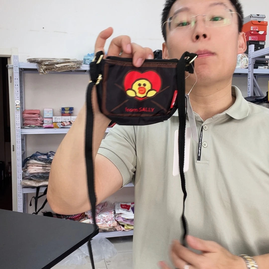PU化妆包等各种产品