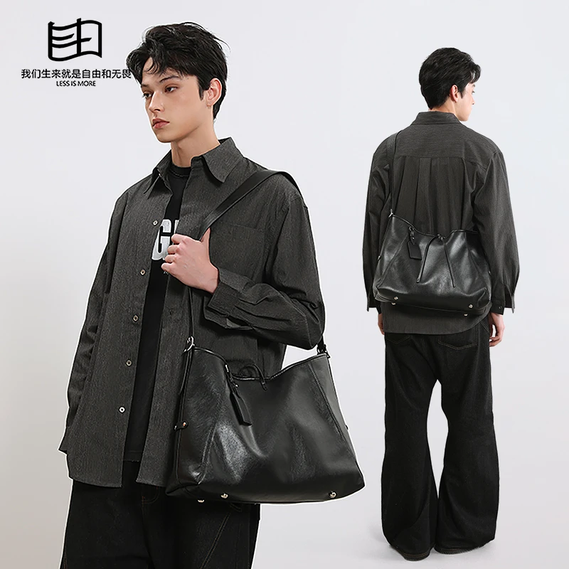 是自由啊 牛皮黑武士托特包休闲大容量手提通勤单肩斜挎真皮大包