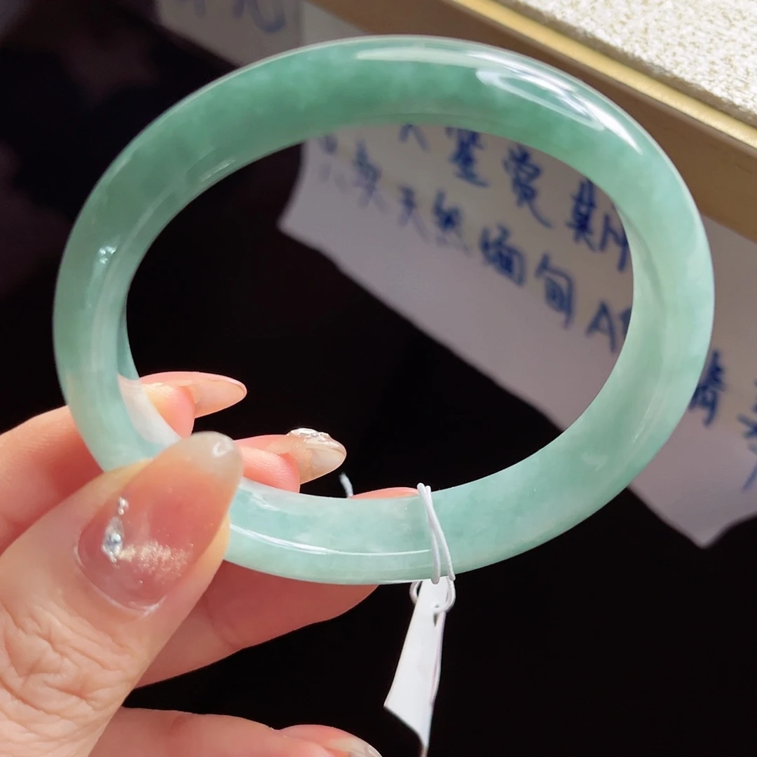 翡翠未镶嵌手镯手镯