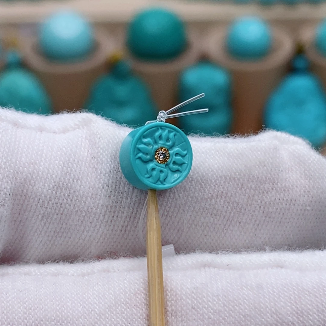 绿松石未镶嵌珠宝奇石