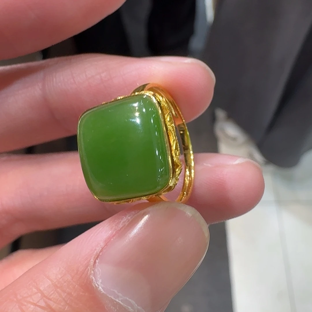 和田玉戒指18K金镶嵌36好大哥