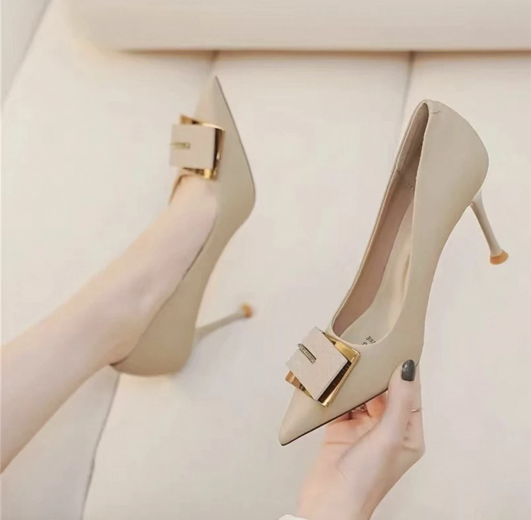 法式小众高级感单鞋女2025春秋新款细跟尖头绒5厘黑色细跟长靴