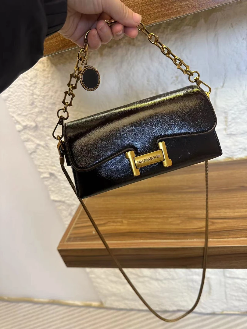 新款小包包女式2025新款秋冬洋气百搭单肩斜挎超火复古链条小方包